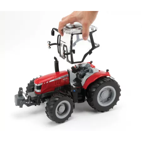 Réplica a escala 1:16 del tractor Massey Ferguson 6613 de Britains, modelo de colección y juguete.
