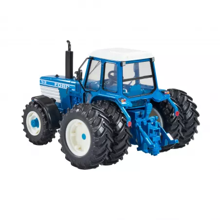 Réplica a escala 1:32 del tractor clásico Ford TW35 de Britains para coleccionistas agrícolas.