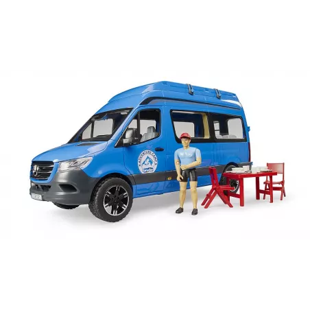 Furgoneta camper de juguete Mercedes-Benz Sprinter de Bruder a escala 1:16 con figura de conductor.