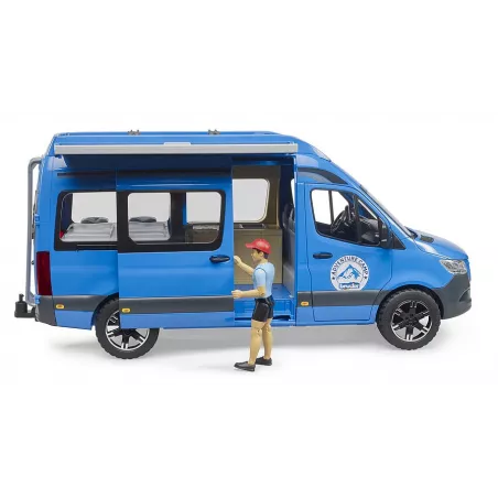 Furgoneta camper de juguete Mercedes-Benz Sprinter de Bruder a escala 1:16 con figura de conductor