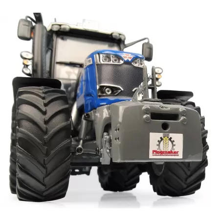 Maqueta a escala 1:32 de tractores Plogmaker MF 7726S y MF 8260 de Universal Hobbies para coleccionistas.