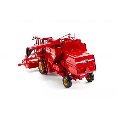 Miniatura a escala 1:32 de la cosechadora clásica Massey Ferguson 760 de Universal Hobbies para coleccionistas.