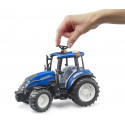 Tractor de juguete New Holland T5.120 de Bruder a escala 1:16