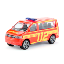 Vehículo de bomberos de juguete VW T5 de Siku en miniatura metálica con enganche de remolque.