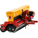 Sembradora de pastos VREDO Agri 290 a escala 1:32, réplica detallada para coleccionistas de maquinaria agrícola.