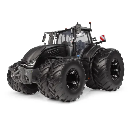 Réplica a escala 1:32 del tractor Valtra S416 Unlimited negro mate con doble rueda de Universal Hobbies.