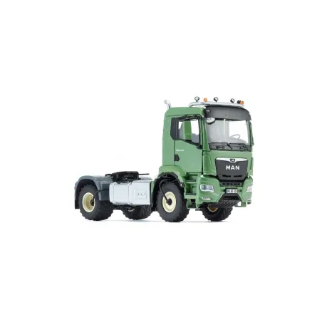 Camión a escala MAN TGS 18.510 4x4 verde, modelo detallado de metal y plástico con cabina abatible.