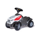Tractor correpasillos rollyMinitrac Steyr Plus 4120 de Rolly Toys con capó abatible para niños.