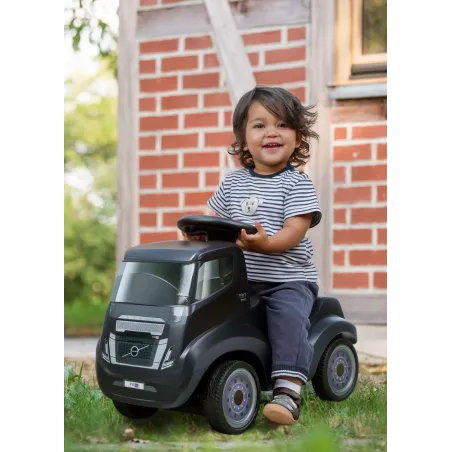 Camión correpasillos Ferbedo Bio Volvo FH16 de juguete para niños de 1,5 a 4 años.