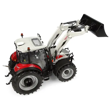 Réplica a escala 1:32 del tractor Steyr 4120 Plus con cargador frontal S635 de Universal Hobbies.
