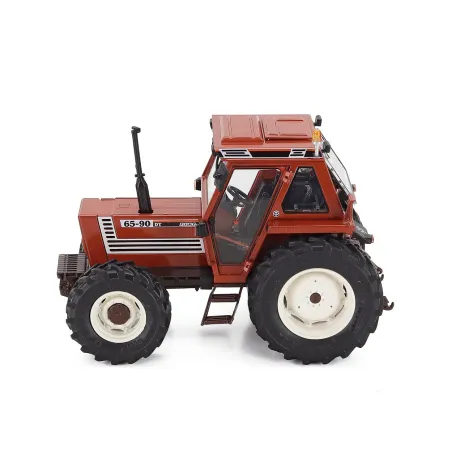 Réplica a escala 1:32 del tractor Fiat 65-90 4WD Supercomfort para coleccionistas.