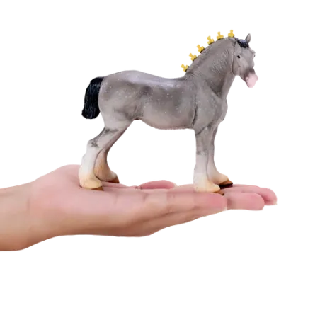 Figura realista de caballo Shire gris moteado pintada a mano para coleccionistas.