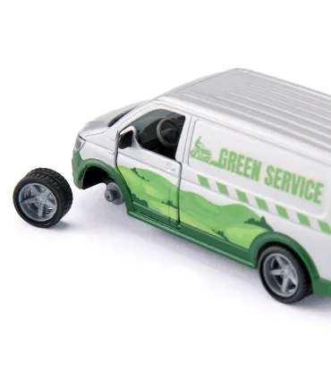 VW T6 con remolque y cortacespe
