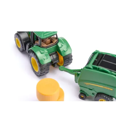 Tractor John Deere con rotoempacadora - Blister