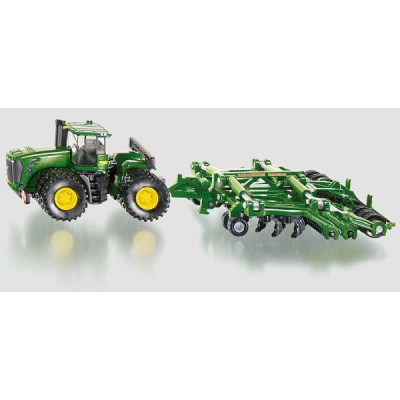 Tractor John Deere con cutivador amazone