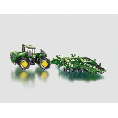 Tractor John Deere con cutivador amazone