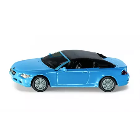 Coche de juguete BMW 645i en miniatura fabricado en metal y plástico con detalles realistas.