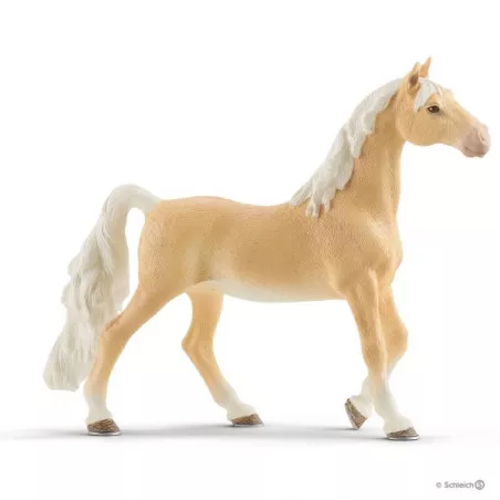 Figura de yegua Saddlebred americana de Schleich con postura elegante de exhibición.