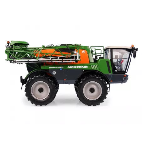 Réplica metálica a escala 1:32 del pulverizador Amazone Pantera 4503 de Universal Hobbies.