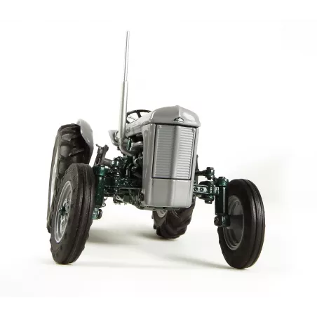 Miniatura metálica a escala 1:32 del tractor clásico Ferguson TO 35 Launch Edition Gold Belly para coleccionistas.