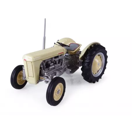 Réplica a escala 1:32 del tractor clásico Ferguson TO 35 de 1957 fabricado en metal por Universal Hobbies.