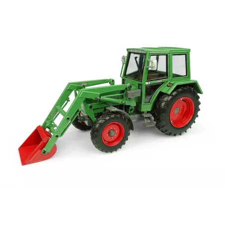 Tractor en miniatura Fendt Farmer 108LS a escala 1:32 de Universal Hobbies fabricado en metal para coleccionistas.