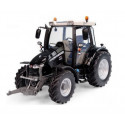 Réplica a escala 1:32 del tractor Massey Ferguson 5713S Next de Universal Hobbies en metal.