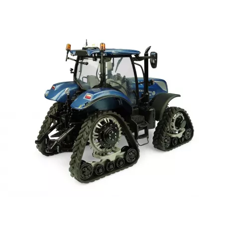 Tractor New Holland T7.225 azul a escala 1:32 de metal, réplica coleccionable de Universal Hobbies.