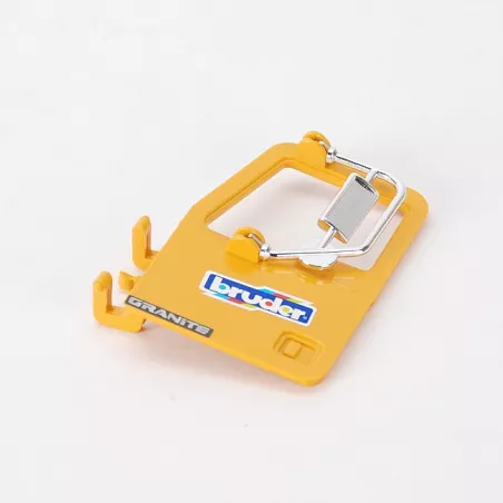 Puerta izquierda de repuesto color amarillo para camión Mack de juguete Bruder escala 1:16.