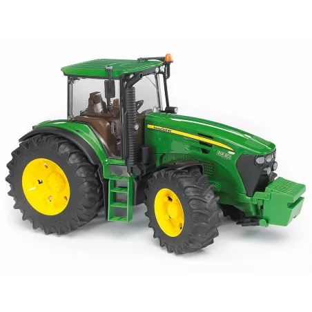 Tractor de juguete John Deere 7930 de Bruder a escala 1:16
