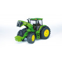 Tractor de juguete John Deere 7930 de Bruder a escala 1:16