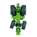 Tractor de juguete John Deere 7930 de Bruder a escala 1:16