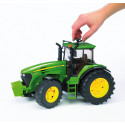 Tractor de juguete John Deere 7930 de Bruder a escala 1:16