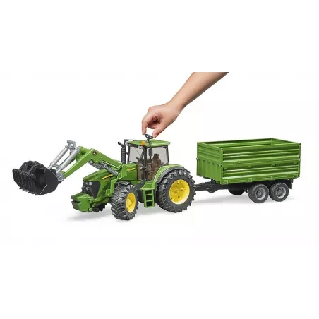 Tractor John Deere 7930 con pala y remolque