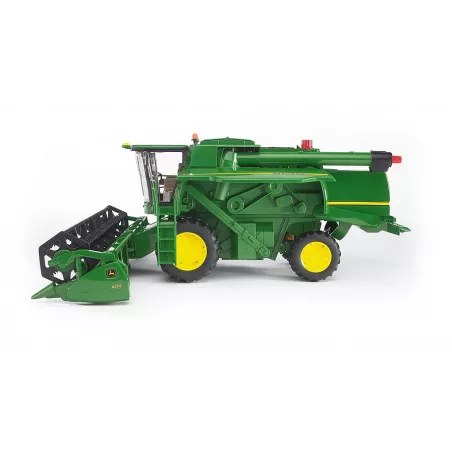 Cosechadora de juguete John Deere T670i de Bruder a escala 1:16 con cabezal de corte móvil.