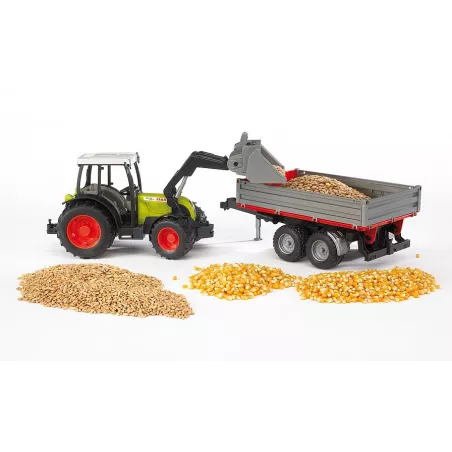 Tractor Claas Nectis 267F con pala y remolque