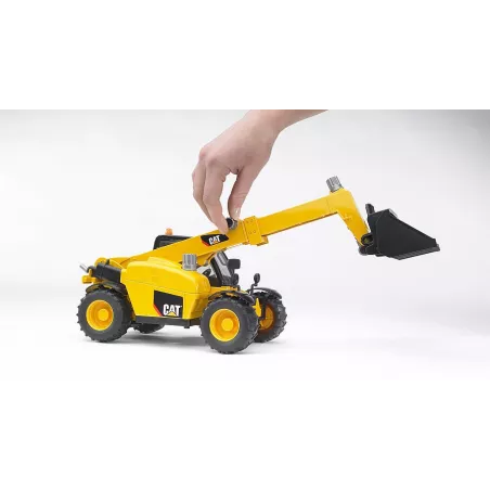 Cargadora telescópica Caterpillar de juguete Bruder a escala 1:16