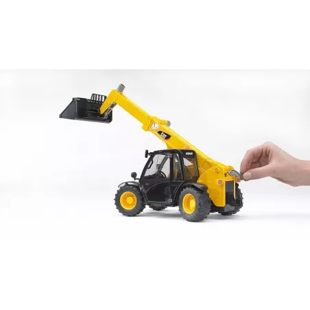 Cargadora telescópica Caterpillar de juguete Bruder a escala 1:16