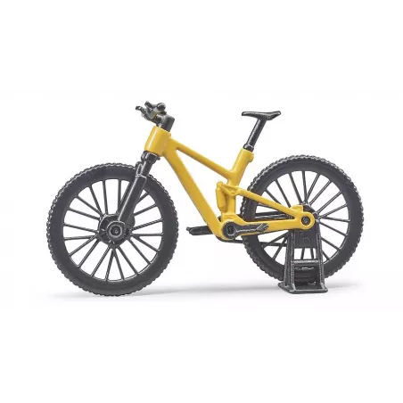 Bicicleta de montaña de juguete Bruder con figura articulada bworld y casco