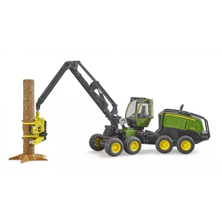 Juguete procesadora forestal John Deere 1270G de Bruder a escala 1:16 con un tronco.