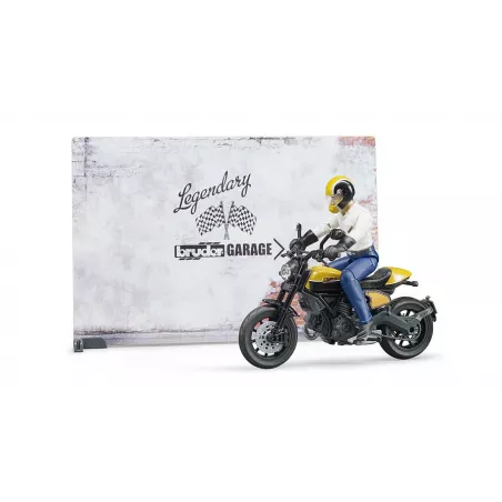 Taller de motos bworld con moto Scrambler Ducati Full Throttle a escala 1:16 y equipamiento de juguete.