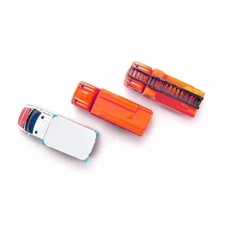 Conjunto de emergencia de juguete con piezas de metal y plástico acoplables.