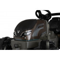 Tractor a pedales infantil Rolly Farmtrac Premium Valtra con asiento ajustable para juegos al aire libre.