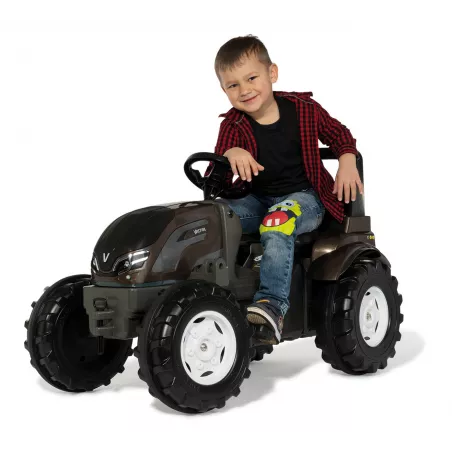 Tractor a pedales infantil Rolly Farmtrac Premium Valtra con asiento ajustable para juegos al aire libre.