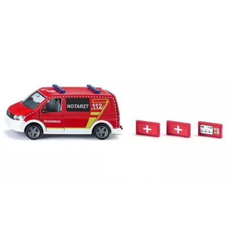 Ambulancia de juguete VW T6 a escala 1:50 con puertas que se abren y detalles de metal.