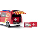 Ambulancia de juguete VW T6 a escala 1:50 con puertas que se abren y detalles de metal.