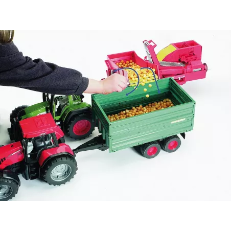 Cosechadora de patatas de juguete Grimme SE 75-30 marca Bruder a escala 1:16.