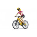 Bicicleta de montaña de juguete Bruder con figura articulada bworld y casco
