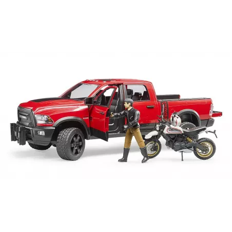 Camioneta RAM 2500 de juguete con moto Ducati Desert Sled y piloto a escala 1:16 de Bruder