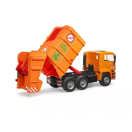 Camión de basura de juguete MAN TGA naranja a escala 1:16 con funciones de carga y descarga.